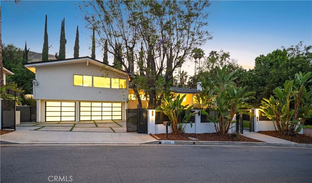 5265 Del Moreno Drive, Woodland Hills