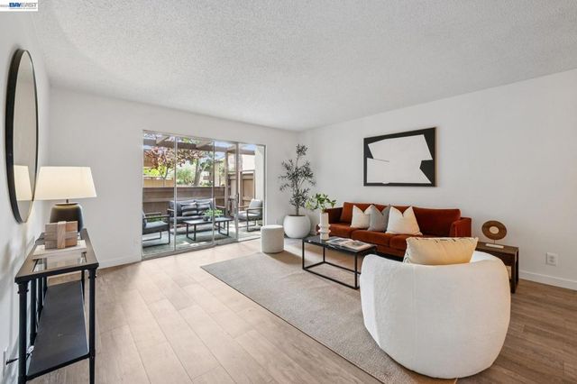 1327 Webster St # B106, Alameda