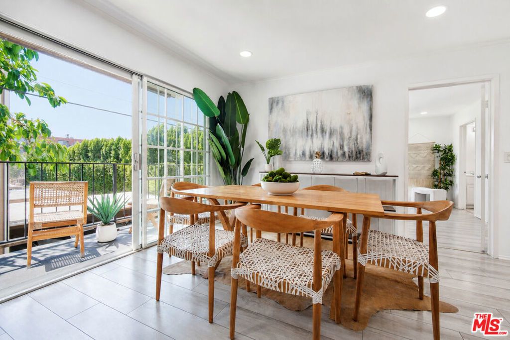 4249 Longridge Avenue # 209, Studio City