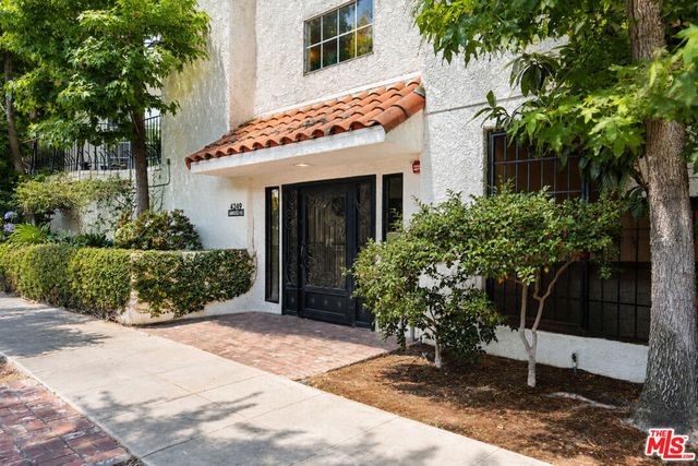4249 Longridge Avenue # 209, Studio City