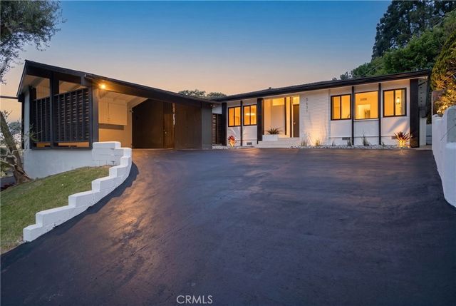 5631 Park Oak Place, Los Angeles