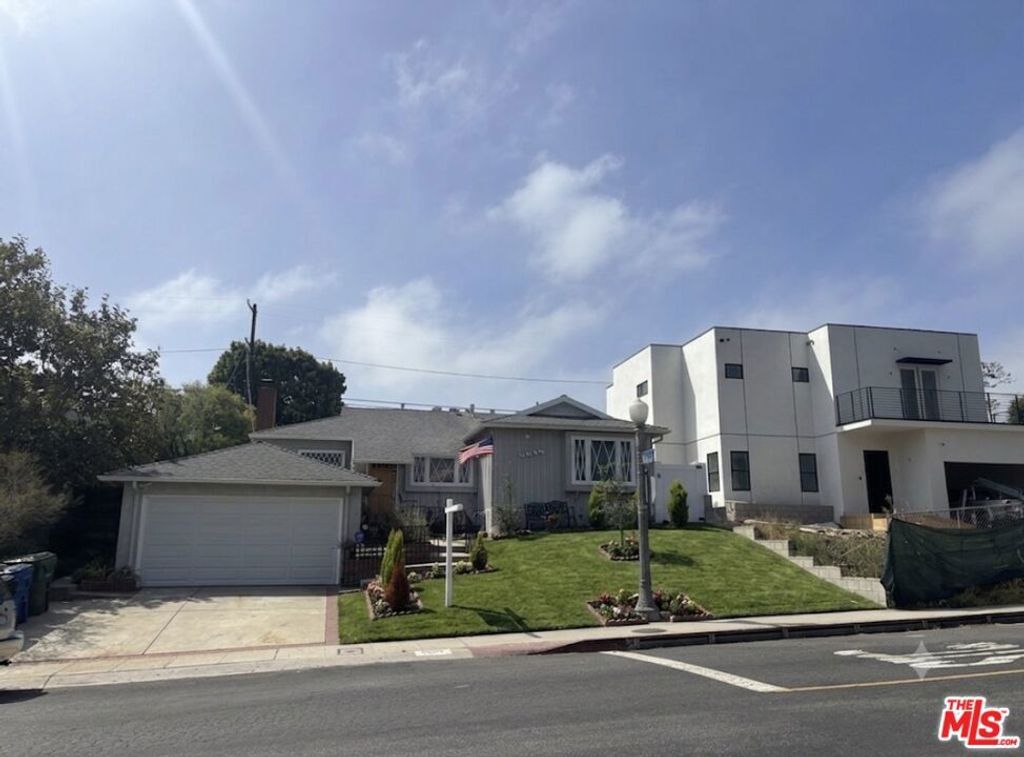 6058 W 76th Street, Los Angeles
