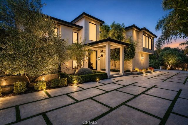 5334 Encino Avenue, Encino