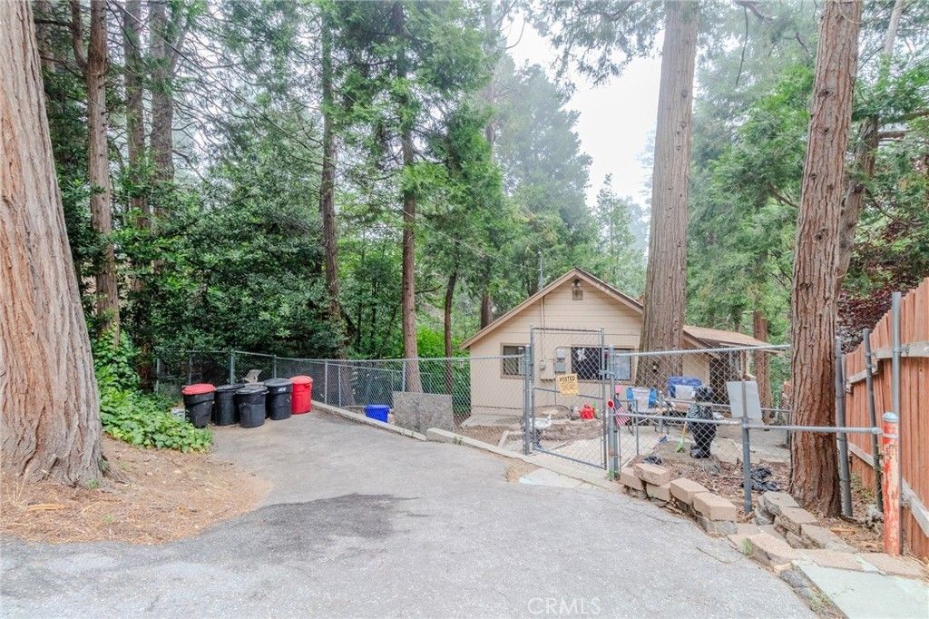 753 Woodland, Crestline