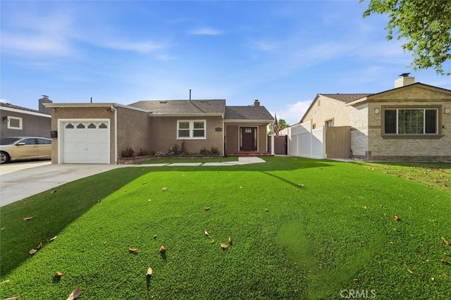 3329 N Los Coyotes Diagonal, Long Beach