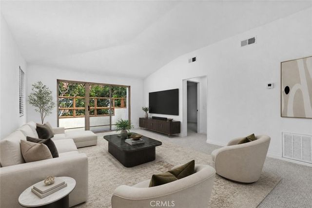 372 Villa Point Drive, Newport Beach