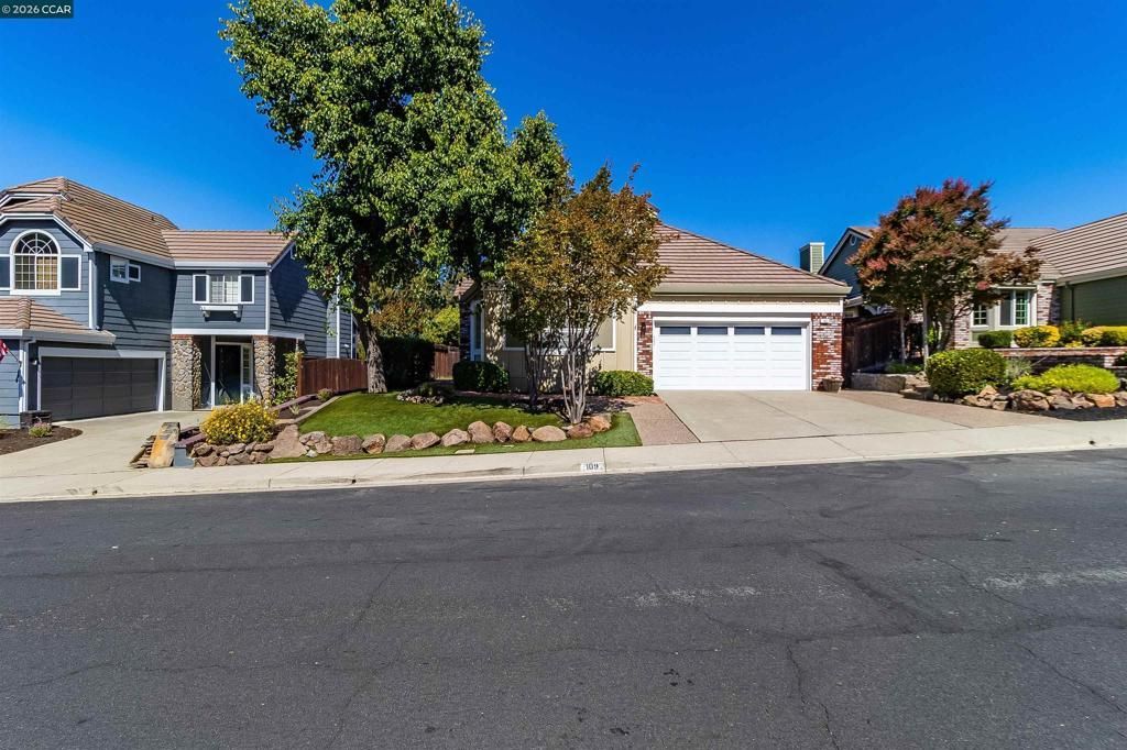 109 Crow Pl, Clayton