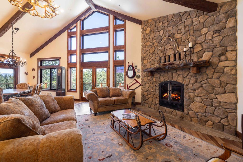 32311 Rim Of The World Drive, Fawnskin