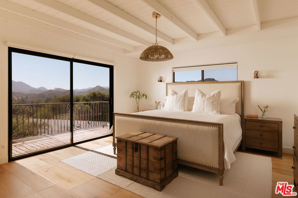 685 Wonder View Drive, Calabasas