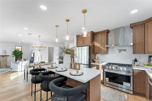 5334 Hillcrest Drive, Los Angeles