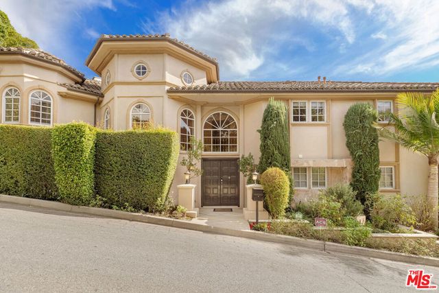 1922 Bel Air Road, Los Angeles