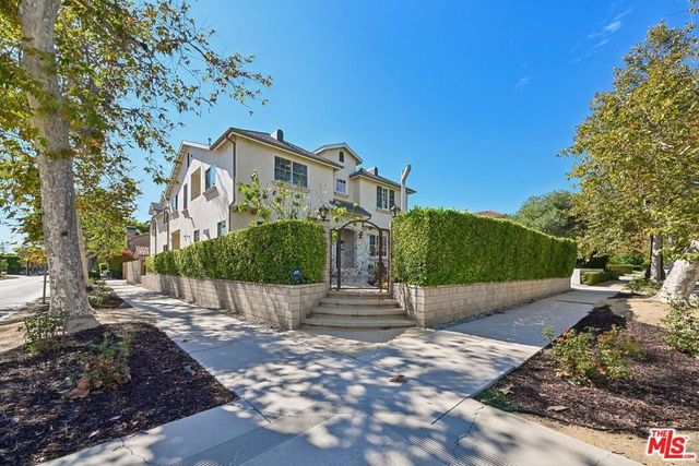 603 N Las Palmas Avenue, Los Angeles