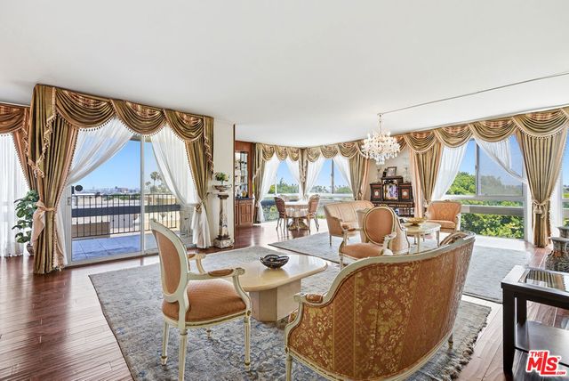 318 N Maple Drive # 506, Beverly Hills