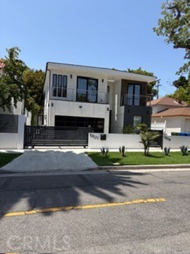 10519 Louisiana Avenue, Los Angeles