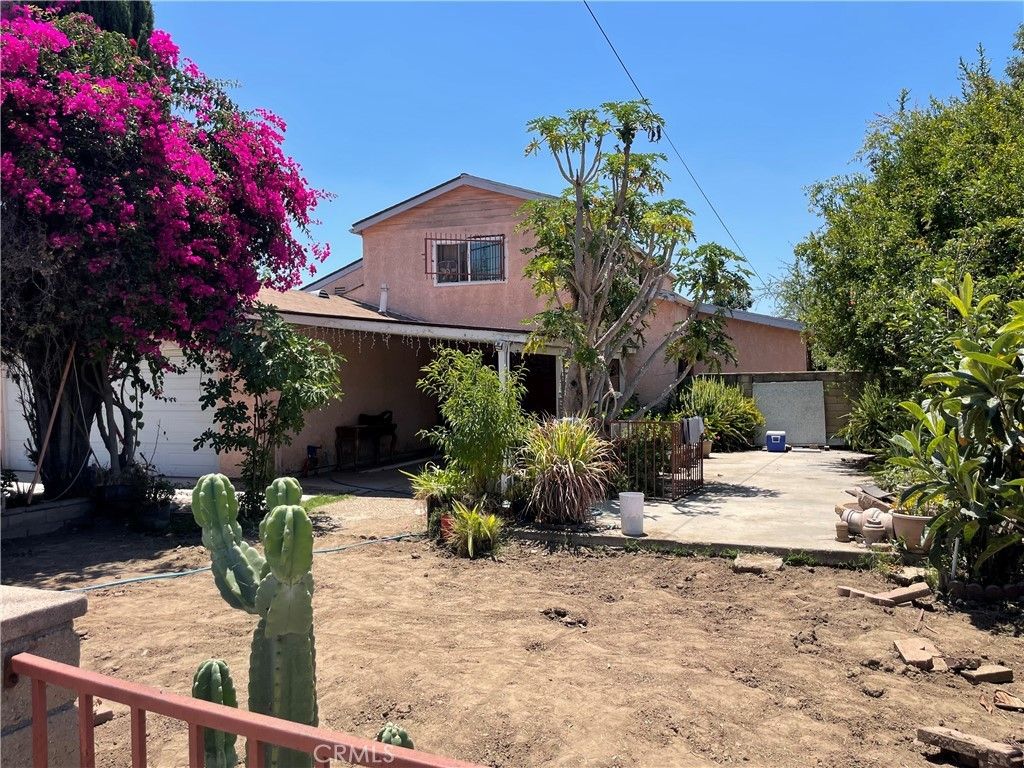 698 Phillips, Pomona