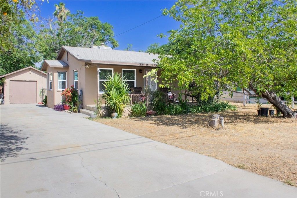27020 Girard, Hemet