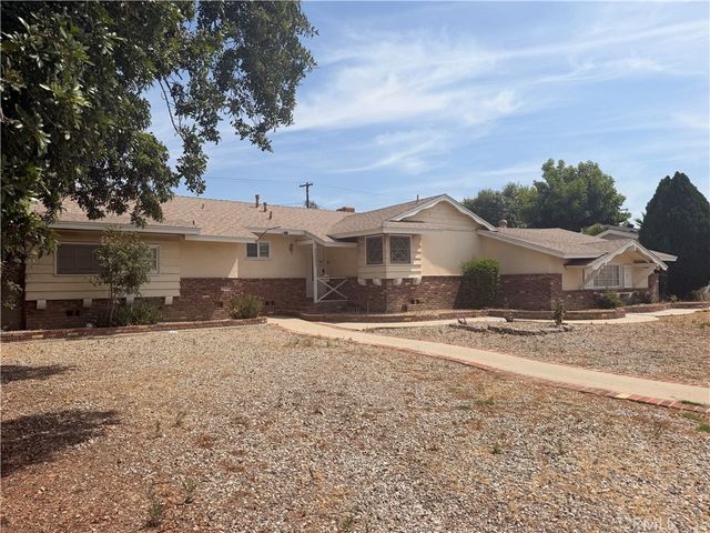 22233 Roscoe, West Hills
