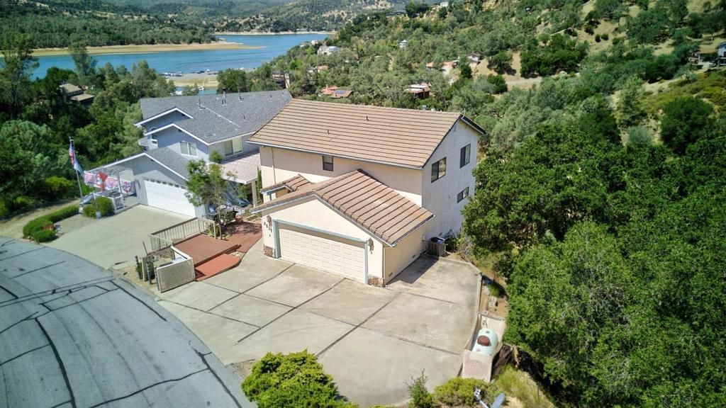 2537 Shoreline Road, Bradley