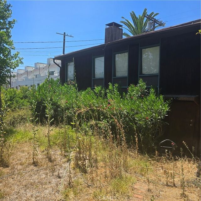 5139 Loleta, Los Angeles