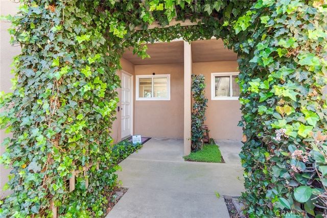 1182 Mountain Gate, Upland