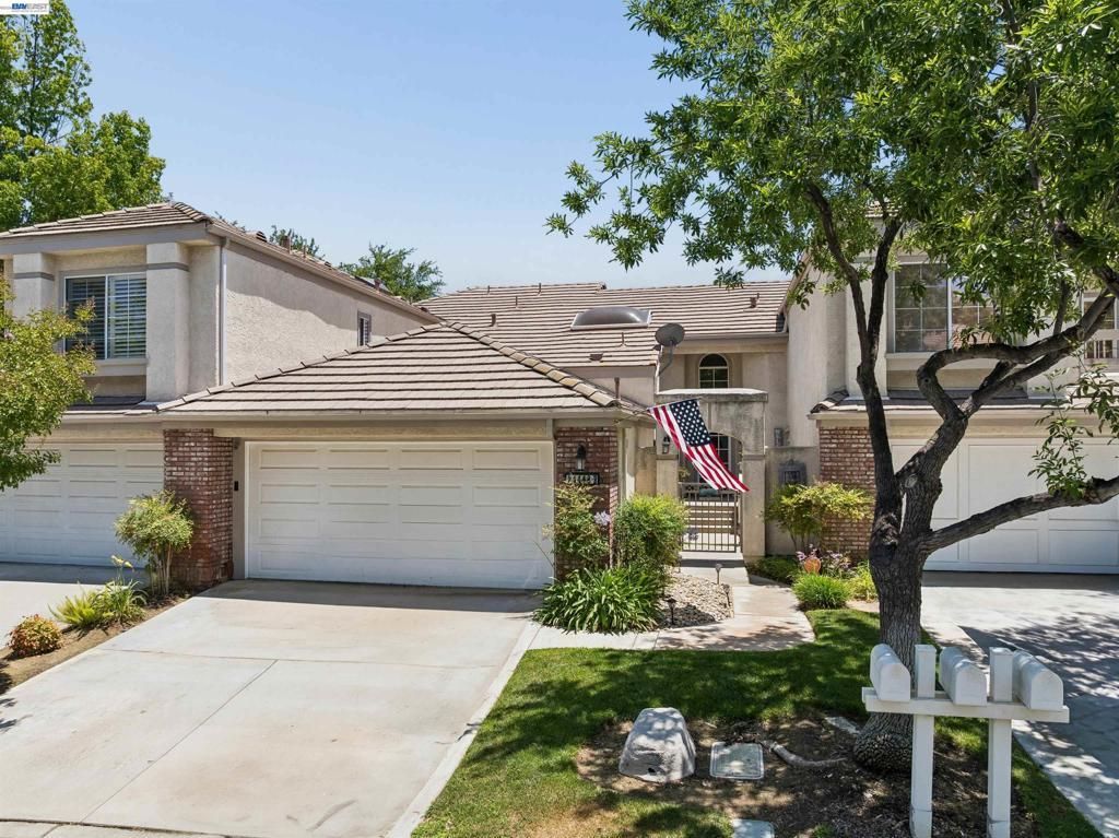24448 Hampton Dr # B, Santa Clarita