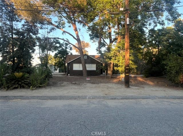 11139 Laurel, Bloomington
