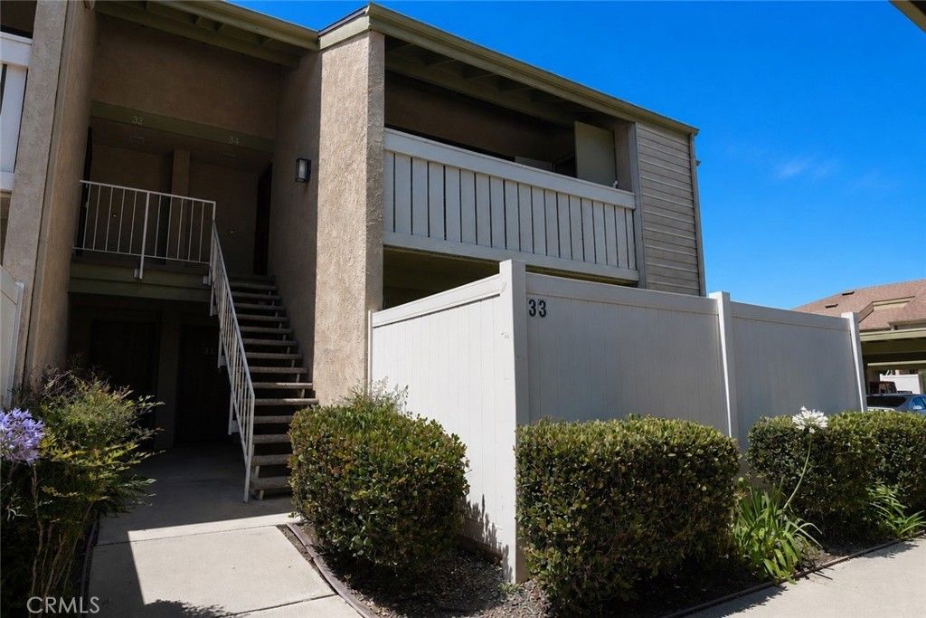 33 Town And Country, Pomona