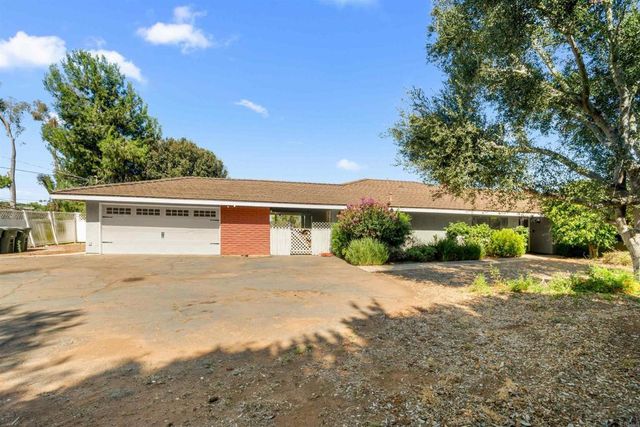 1060 Evergreen Lane, Vista