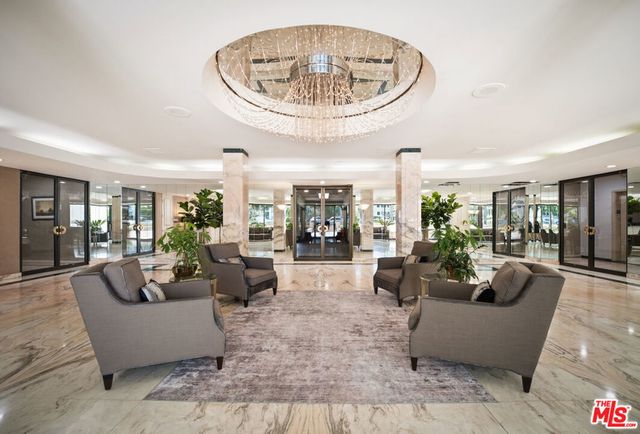 325 N Oakhurst Drive # 405, Beverly Hills