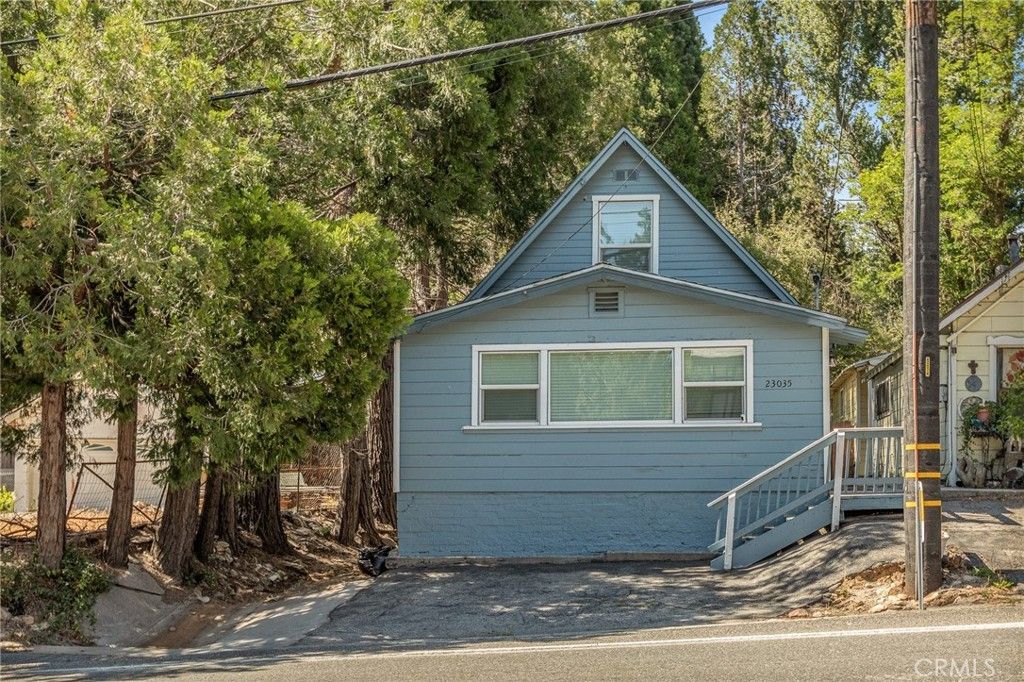 23035 Waters, Crestline