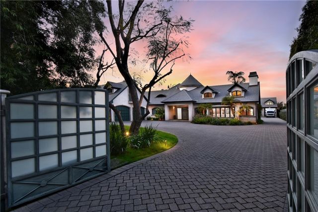 13157 Chandler Boulevard, Sherman Oaks