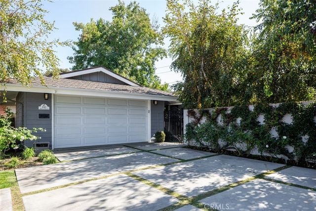 2043 N Capella Court, Costa Mesa