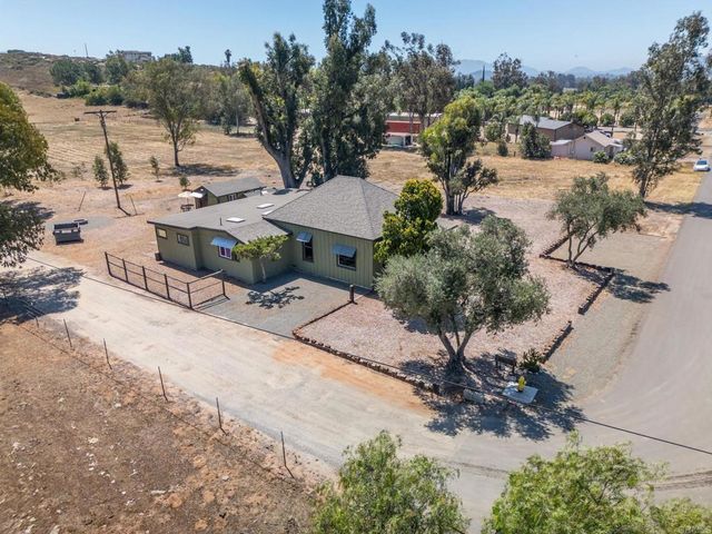 1077 Montecito Way, Ramona