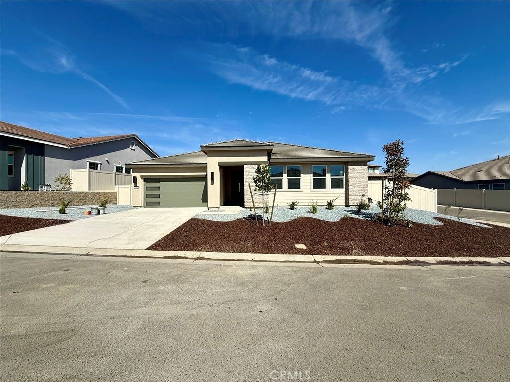 8111 Cottonwood Drive, Friant