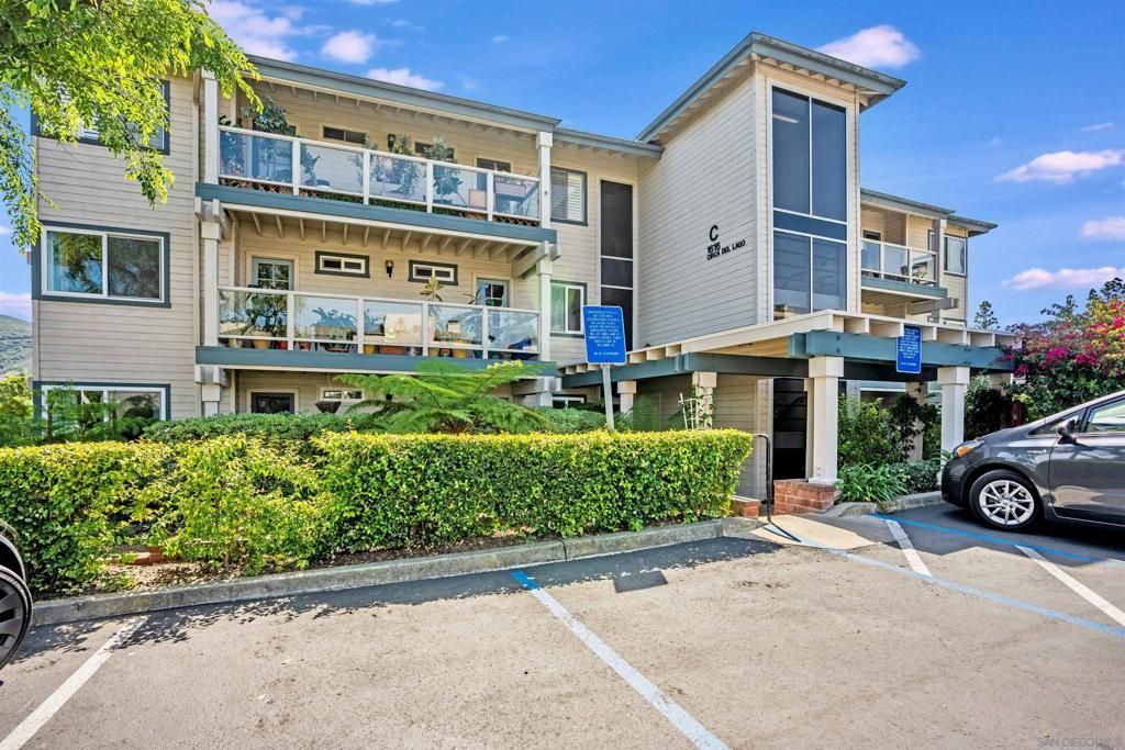 1616 Circa Del Lago # C #108, San Marcos