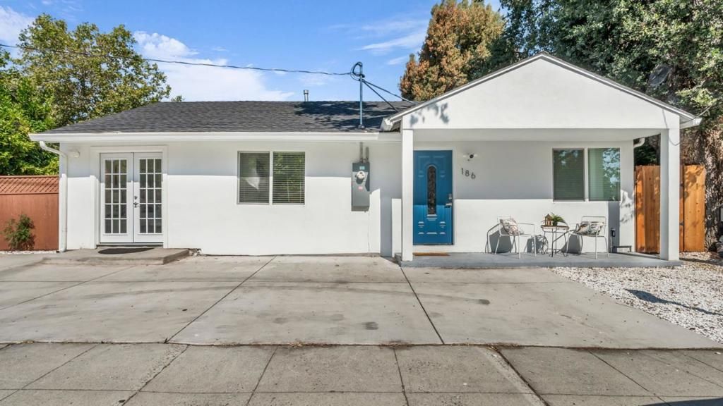 186 Fair Oaks Street, Mountain View