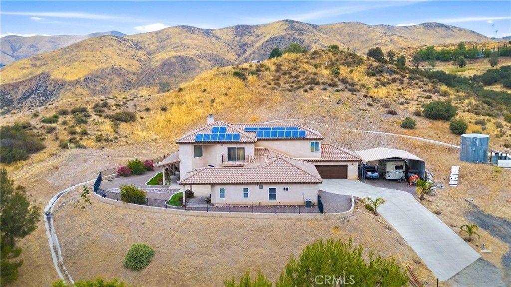 13675 Davenport, Agua Dulce