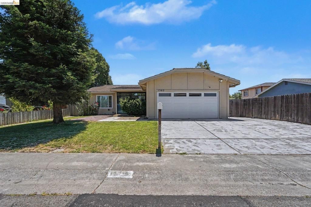 1303 Crane Dr, Suisun City