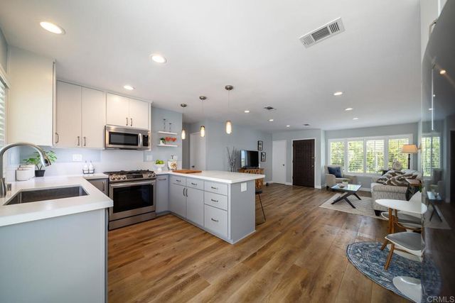 3839 Vista Campana S # 28, Oceanside