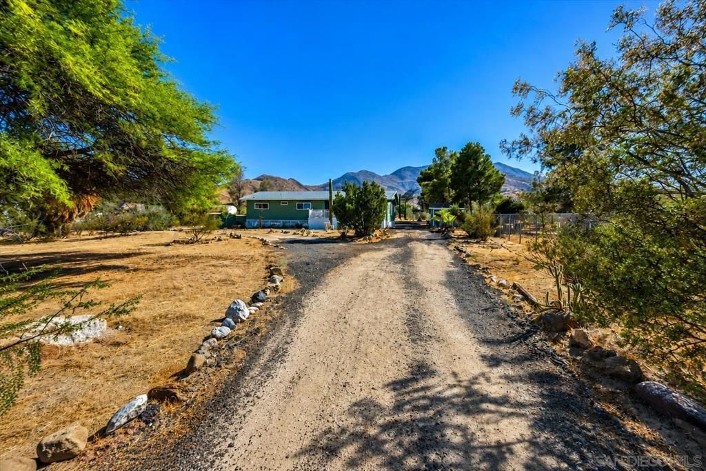 7438 Kickin Horse, Julian