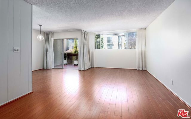 6050 Canterbury Drive # E214, Culver City