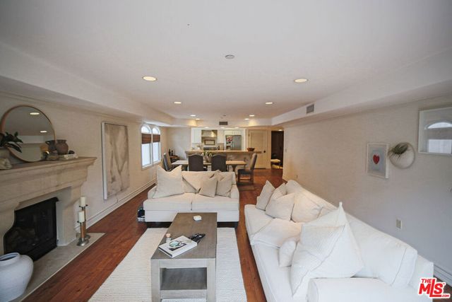 10390 La Grange Avenue # Ph3, Los Angeles