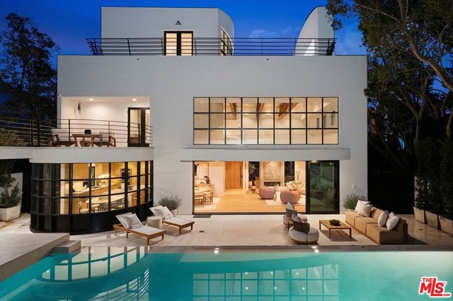 255 S Bentley Avenue, Los Angeles