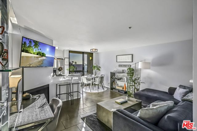 7320 Hawthorn Avenue # 315, Los Angeles