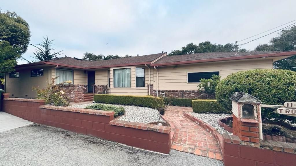 11 Ivy Street, Monterey