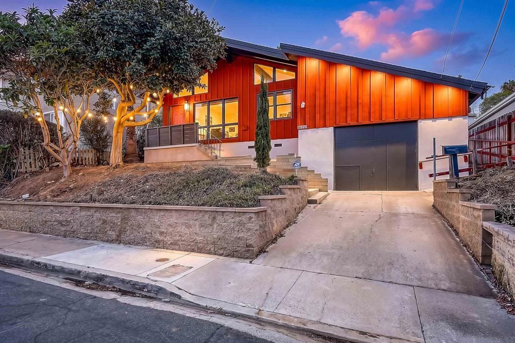 5858 Riley St, San Diego