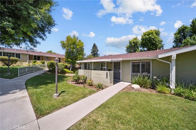19157 Avenue Of The Oaks # A, Newhall