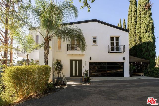2591 Leicester Drive, Los Angeles