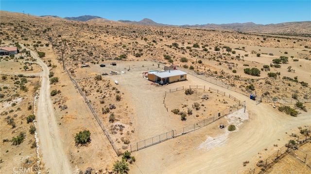 25333 Valley View, Apple Valley