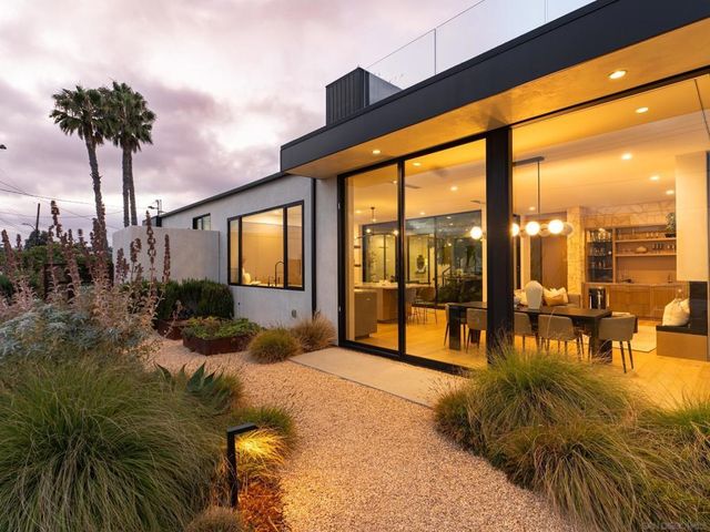 5414 Castle Hills, San Diego